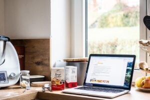 40代が気になる食べ物でシミ改善に効果的なものは？