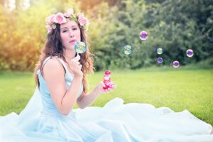 年齢に負けない美しさを保つための女性の秘訣は？